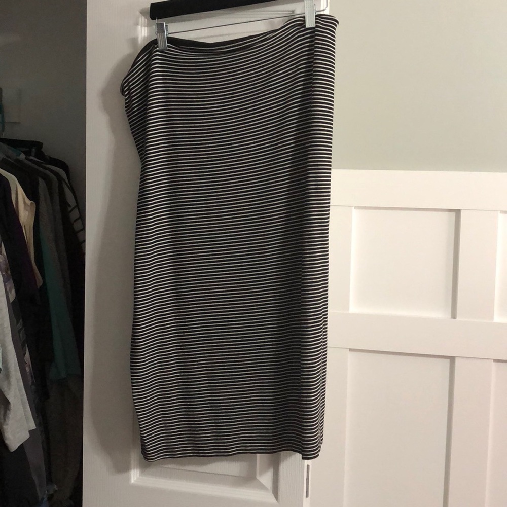 Black and white stripped skirt